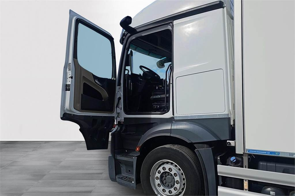 משאית תיבה Mercedes-Benz Actros 2553L - Kokosivuaukeva: תמונה 14