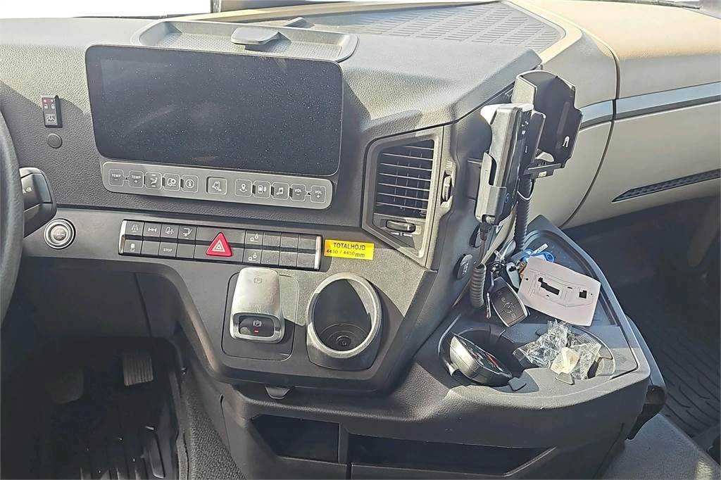 משאית תיבה Mercedes-Benz Actros 2553L - Kokosivuaukeva: תמונה 20