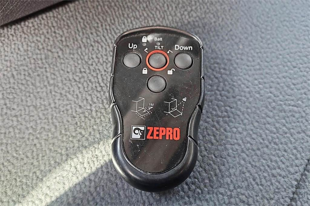 משאית תיבה Mercedes-Benz Actros 2553L - Kokosivuaukeva: תמונה 22