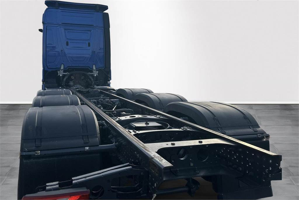 Mercedes-Benz Actros 3563 - משאית עם שלדת תא: תמונה 5 Mercedes-Benz Actros 3563 - משאית עם שלדת תא: תמונה 5