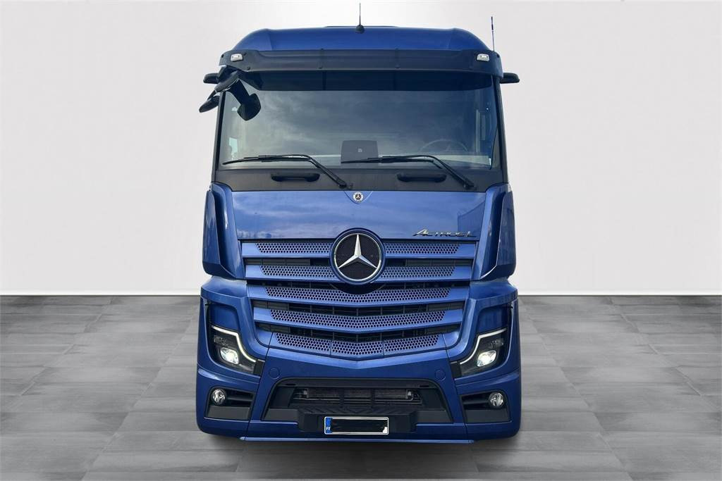 Mercedes-Benz Actros 3563 - משאית עם שלדת תא: תמונה 2 Mercedes-Benz Actros 3563 - משאית עם שלדת תא: תמונה 2