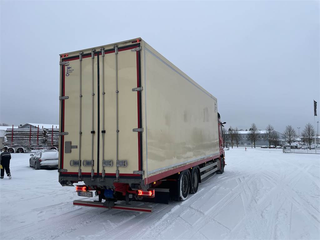 Mercedes-Benz Actros 5L 2553L Piako KSA rahtikori 9,5M - משאית תיבה: תמונה 3 Mercedes-Benz Actros 5L 2553L Piako KSA rahtikori 9,5M - משאית תיבה: תמונה 3