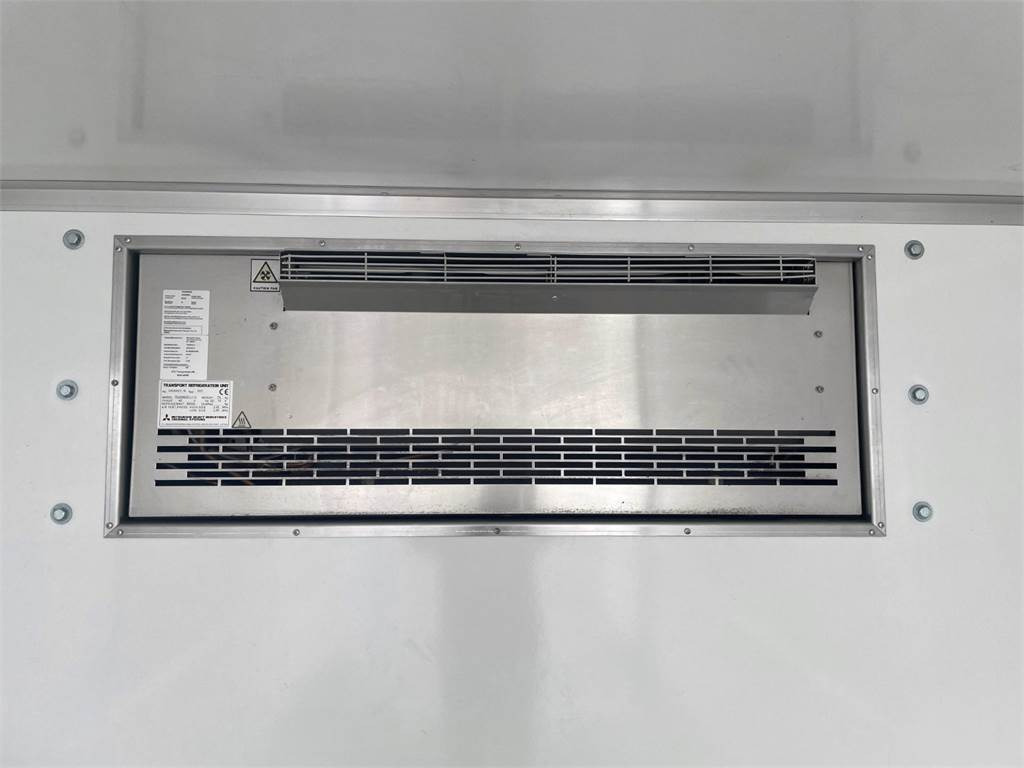 כלי רכב מסחרי עם לוח Mercedes-Benz SPRINTER: תמונה 6