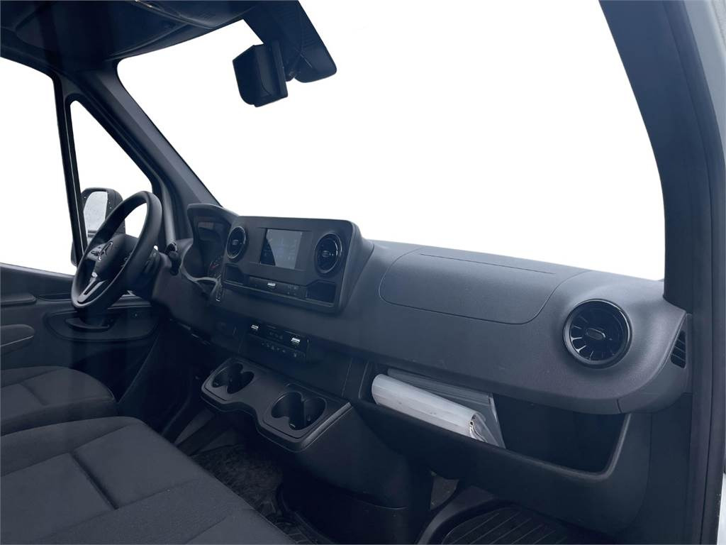 כלי רכב מסחרי עם לוח Mercedes-Benz SPRINTER: תמונה 14