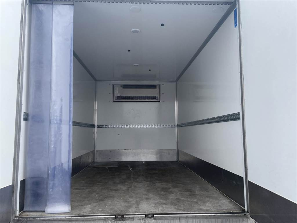 כלי רכב מסחרי עם לוח Mercedes-Benz SPRINTER: תמונה 5