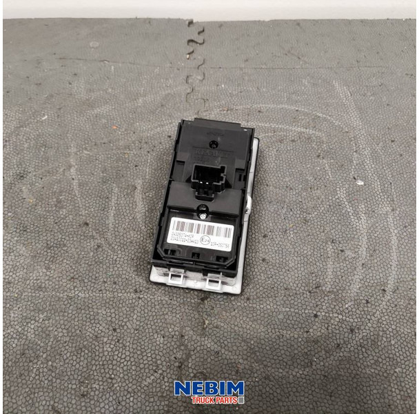 Renault Renault - 7424325374 - bedieningspaneel bestuurdersportier - חלקי חילוף עבור משאית: תמונה 2 Renault Renault - 7424325374 - bedieningspaneel bestuurdersportier - חלקי חילוף עבור משאית: תמונה 2