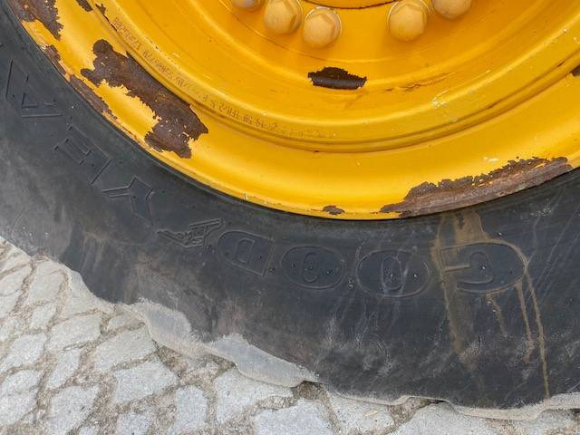 מעמיס גלגלים Volvo L 120 H MIETE / RENTAL (12001931): תמונה 20