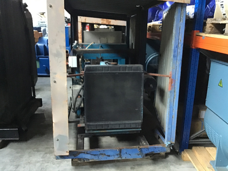 Ford 2714E POMP 550 BAR USED - משאבת מים: תמונה 3 Ford 2714E POMP 550 BAR USED - משאבת מים: תמונה 3