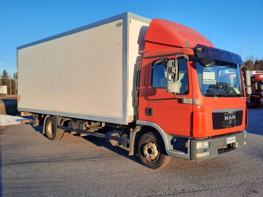 MAN TGL 12.220 - משאית תיבה: תמונה 2 MAN TGL 12.220 - משאית תיבה: תמונה 2