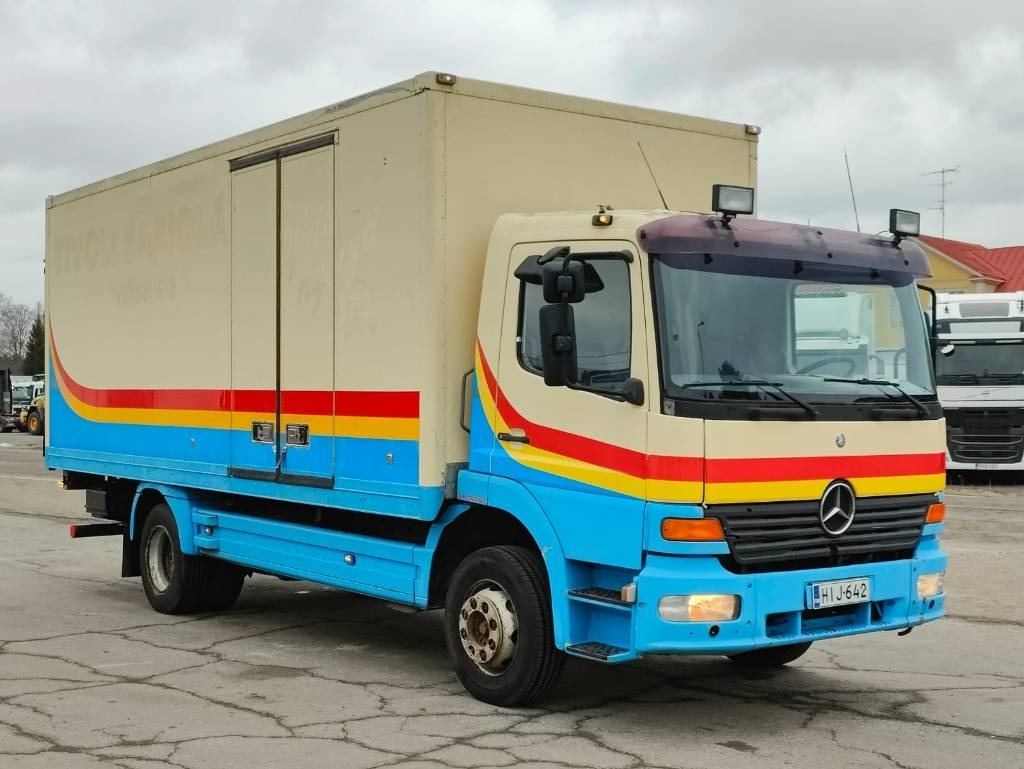 Mercedes-Benz 1223 - משאית תיבה: תמונה 2 Mercedes-Benz 1223 - משאית תיבה: תמונה 2