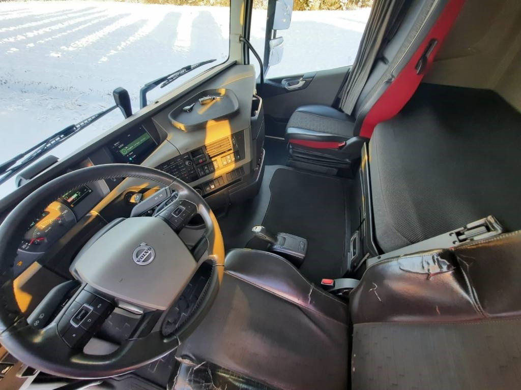 משאית עם שלדת תא Volvo FH 13: תמונה 9