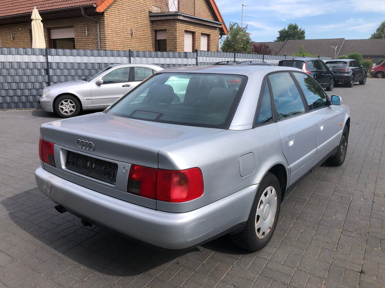 Audi A6 C4 1.8 Automatik - סדאן: תמונה 2 Audi A6 C4 1.8 Automatik - סדאן: תמונה 2