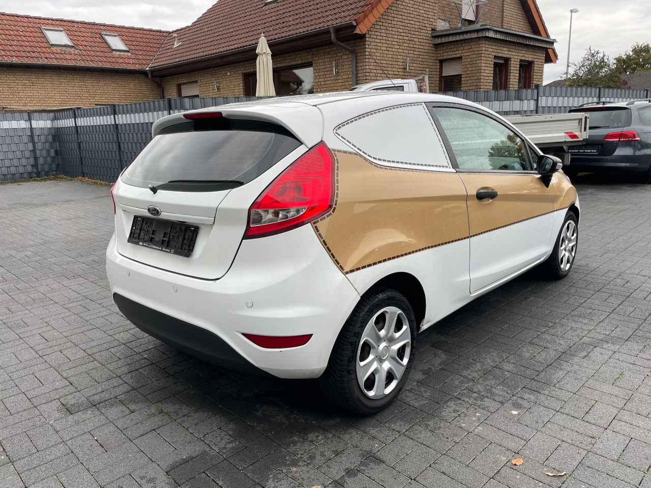 Ford Fiesta 1.25i Van - כלי רכב מסחרי קטן: תמונה 2 Ford Fiesta 1.25i Van - כלי רכב מסחרי קטן: תמונה 2