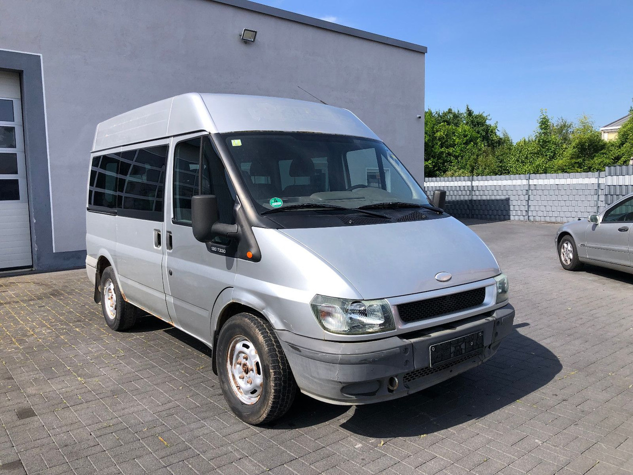 Ford Transit 2.4 TDi, Heckantrieb, 8-Sitzer, Klima - כלי רכב מסחרי לנוסעים: תמונה 3 Ford Transit 2.4 TDi, Heckantrieb, 8-Sitzer, Klima - כלי רכב מסחרי לנוסעים: תמונה 3