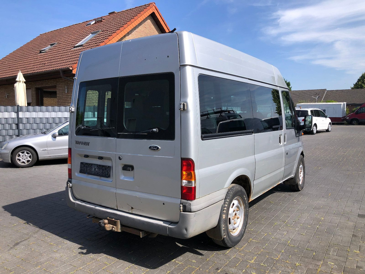 Ford Transit 2.4 TDi, Heckantrieb, 8-Sitzer, Klima - כלי רכב מסחרי לנוסעים: תמונה 2 Ford Transit 2.4 TDi, Heckantrieb, 8-Sitzer, Klima - כלי רכב מסחרי לנוסעים: תמונה 2
