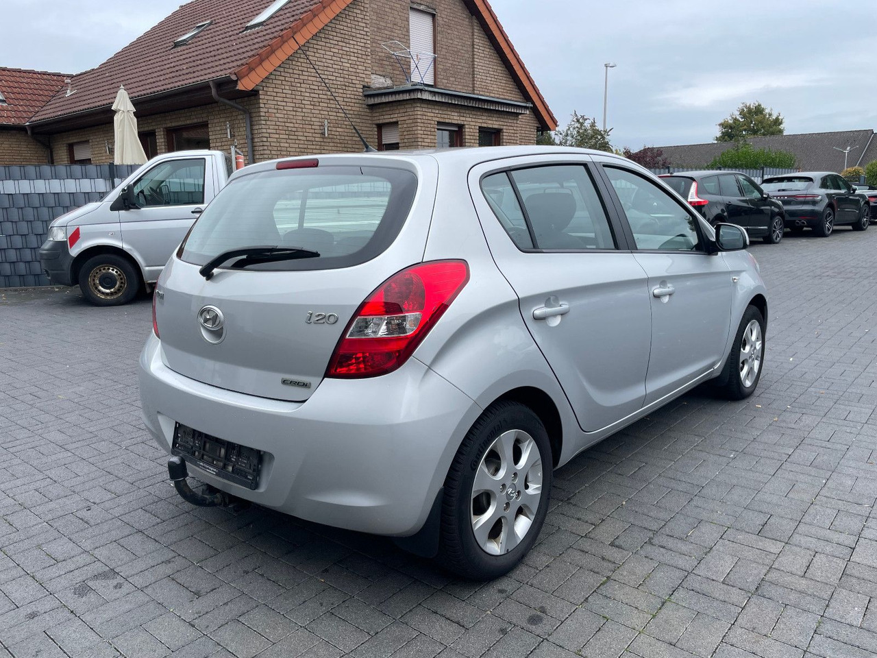 Hyundai i20 Klima - סדאן: תמונה 2 Hyundai i20 Klima - סדאן: תמונה 2
