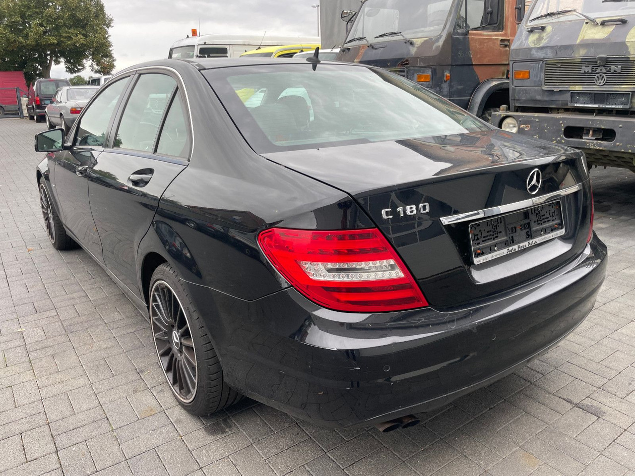 Mercedes-Benz C 180 C -Klasse Lim. C 180 CGI BlueEfficiency - סדאן: תמונה 4 Mercedes-Benz C 180 C -Klasse Lim. C 180 CGI BlueEfficiency - סדאן: תמונה 4