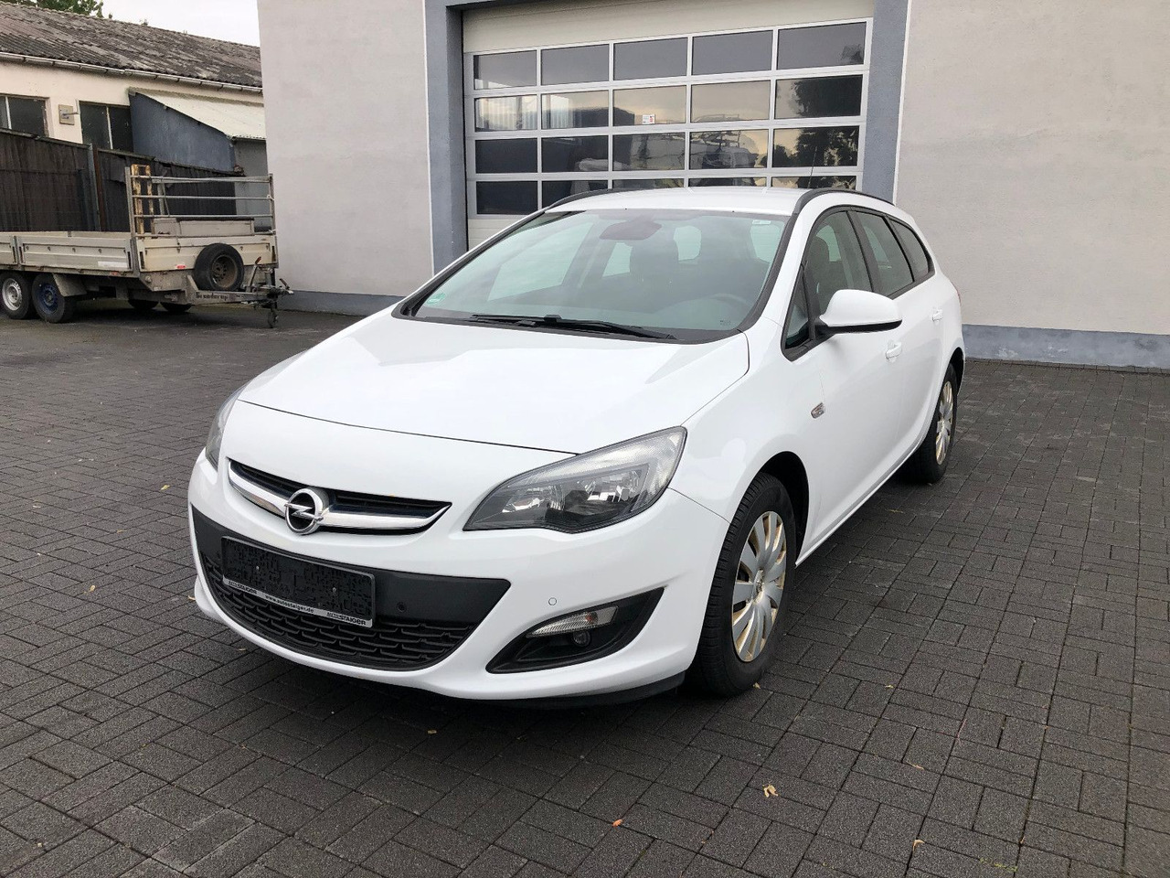 Opel Astra J 1.6 CDTi Sports Tourer Edition - רכב סטיישן: תמונה 1 Opel Astra J 1.6 CDTi Sports Tourer Edition - רכב סטיישן: תמונה 1