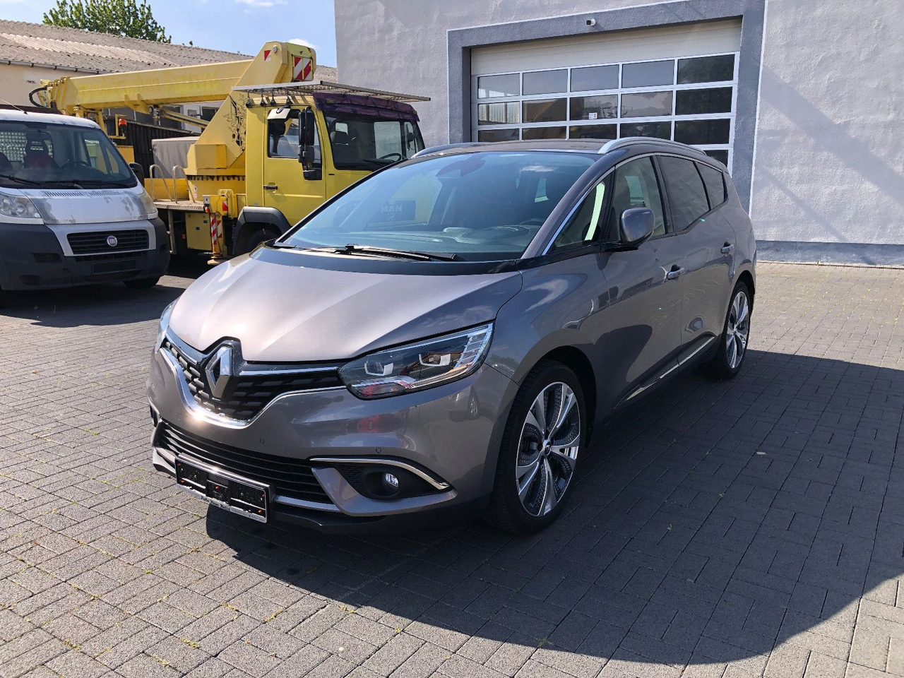 Renault Scenic IV Grand Intens - סדאן: תמונה 3 Renault Scenic IV Grand Intens - סדאן: תמונה 3