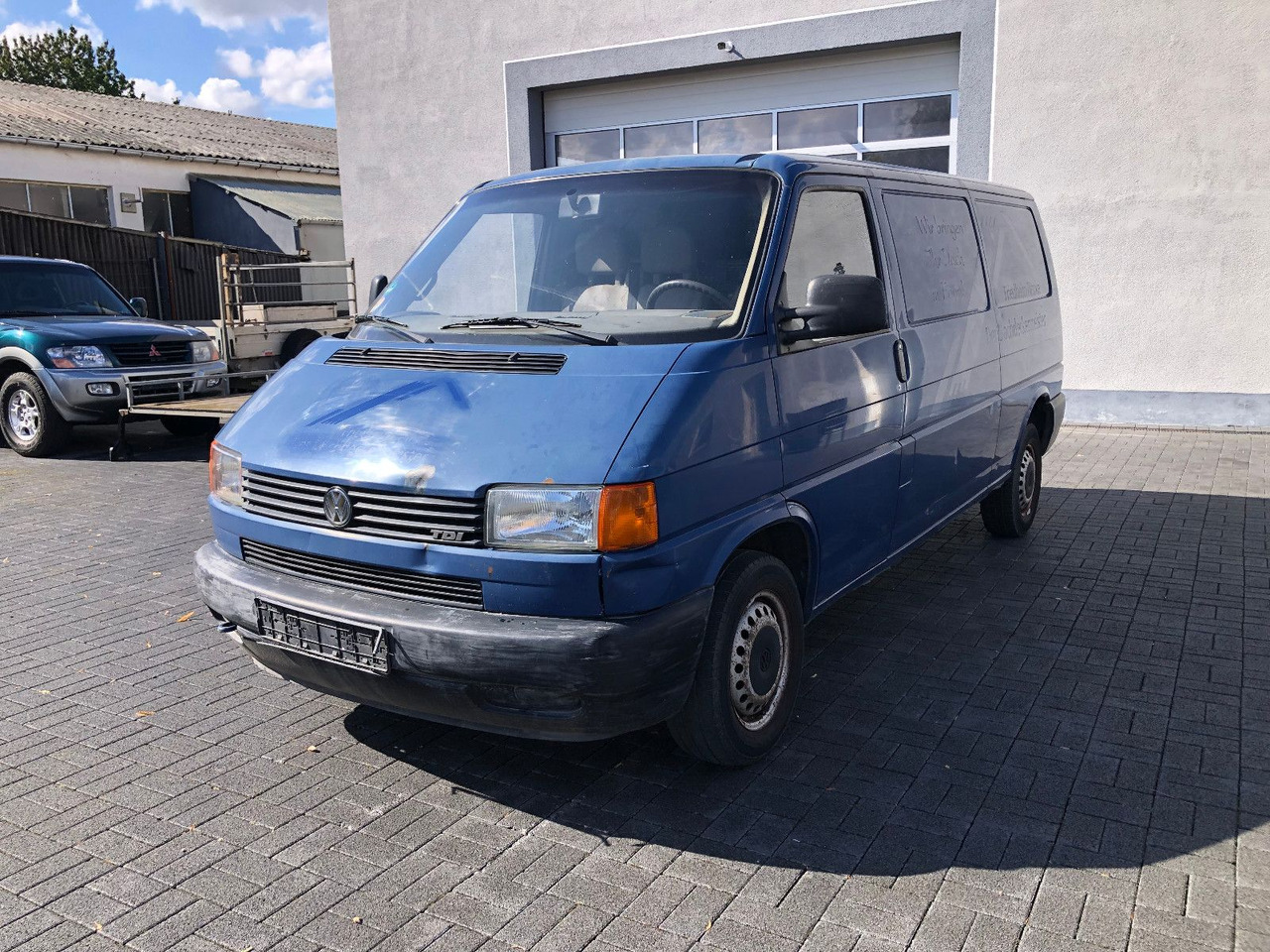 Volkswagen T4 2.5 TDI Lang - כלי רכב מסחרי קטן: תמונה 1 Volkswagen T4 2.5 TDI Lang - כלי רכב מסחרי קטן: תמונה 1