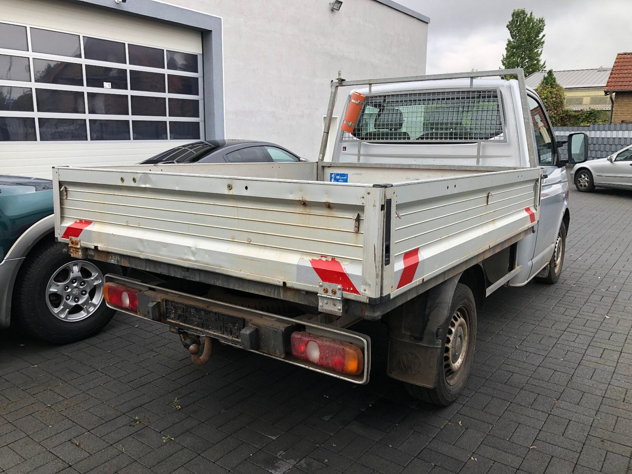 Volkswagen T5 1.9 TDI Transporter Pritsche - כלי רכב מסחרי במיטה שטוחה: תמונה 4 Volkswagen T5 1.9 TDI Transporter Pritsche - כלי רכב מסחרי במיטה שטוחה: תמונה 4