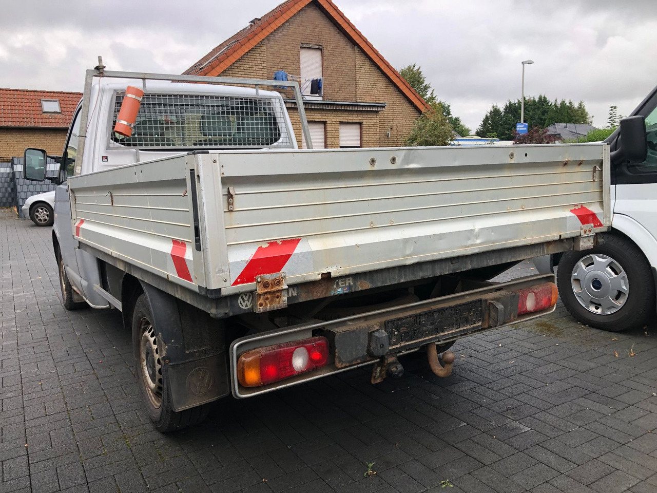 Volkswagen T5 1.9 TDI Transporter Pritsche - כלי רכב מסחרי במיטה שטוחה: תמונה 2 Volkswagen T5 1.9 TDI Transporter Pritsche - כלי רכב מסחרי במיטה שטוחה: תמונה 2