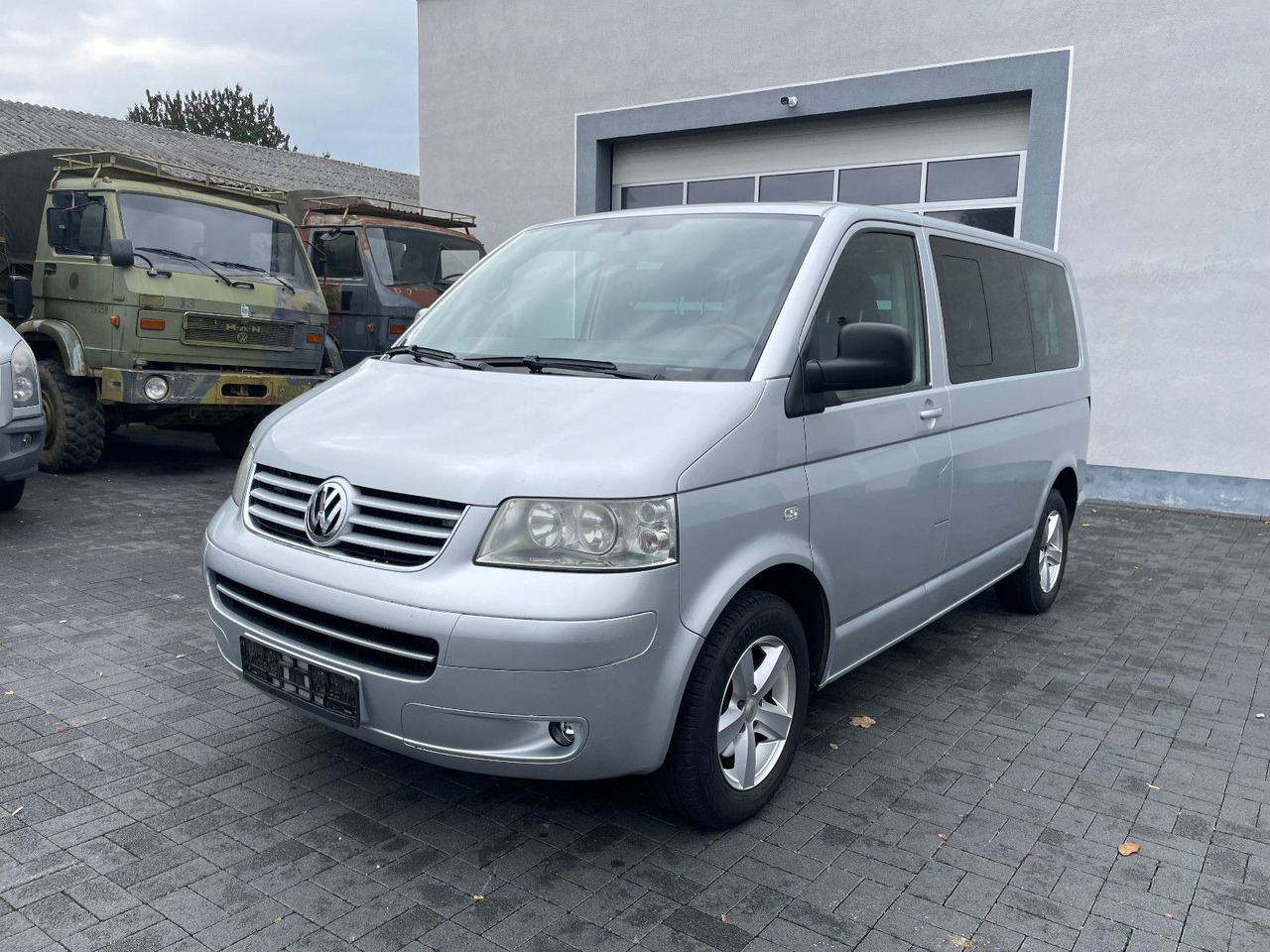 Volkswagen T5 2.5 TDi Caravelle 4Motion 8-Sitzer - כלי רכב מסחרי לנוסעים: תמונה 3 Volkswagen T5 2.5 TDi Caravelle 4Motion 8-Sitzer - כלי רכב מסחרי לנוסעים: תמונה 3
