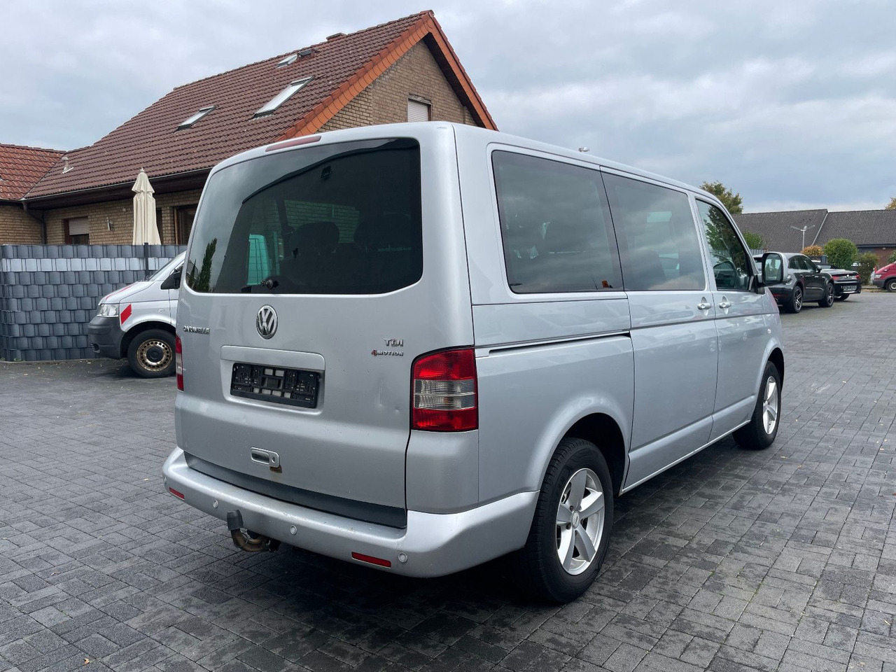 Volkswagen T5 2.5 TDi Caravelle 4Motion 8-Sitzer - כלי רכב מסחרי לנוסעים: תמונה 2 Volkswagen T5 2.5 TDi Caravelle 4Motion 8-Sitzer - כלי רכב מסחרי לנוסעים: תמונה 2