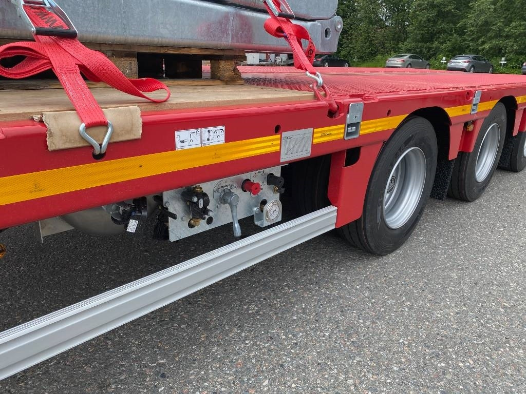 Faymonville Max Trailer, Max100 4AU - סמיטריילר עם מטען נמוך: תמונה 4 Faymonville Max Trailer, Max100 4AU - סמיטריילר עם מטען נמוך: תמונה 4