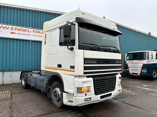 DAF 95.430 XF SPACECAB (EURO 3 / ZF16 MANUAL GEARBOX / ZF-INTARDER / AIRCONDITIONING / 870 LITER DIESELTANK) - יחידת טרקטור: תמונה 2 DAF 95.430 XF SPACECAB (EURO 3 / ZF16 MANUAL GEARBOX / ZF-INTARDER / AIRCONDITIONING / 870 LITER DIESELTANK) - יחידת טרקטור: תמונה 2