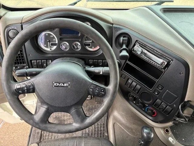 DAF XF 105.460 ATE SPACECAB 4x2 ONLY 835.500 KM (ZF-MANUAL GEARBOX / ZF-INTARDER / AIRCONDITIONING / EURO 5) - יחידת טרקטור: תמונה 5 DAF XF 105.460 ATE SPACECAB 4x2 ONLY 835.500 KM (ZF-MANUAL GEARBOX / ZF-INTARDER / AIRCONDITIONING / EURO 5) - יחידת טרקטור: תמונה 5