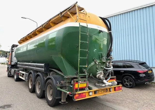 Feldbinder KIP48 3 3-AXLE 48M3 KIPPING SILO TRAILER (SAF AXLES / DRUM BRAKES / 4 COMPARTMENTS) - סמיטריילר מכל: תמונה 4 Feldbinder KIP48 3 3-AXLE 48M3 KIPPING SILO TRAILER (SAF AXLES / DRUM BRAKES / 4 COMPARTMENTS) - סמיטריילר מכל: תמונה 4