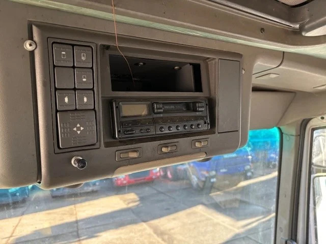 משאית דילוג העמסה Iveco Eurocargo 135E23WR 4x4 FULL STEEL PORTAL CONTAINER (EURO 2 / ZF MANUAL GEARBOX / REDUCTION AXLES / FULL STEEL SUSPENSION): תמונה 9