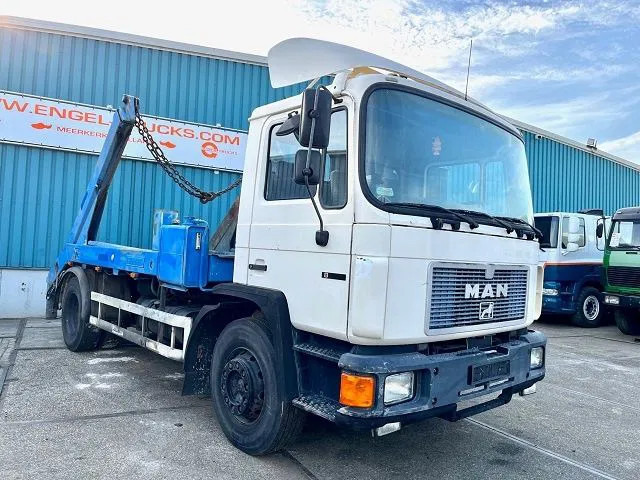 MAN F 18.232 (6 CILINDER) M90 WITH TELESCOPIC CONTAINER SYSTEM (8 GEARS MANUAL GEARBOX / EURO 1 (MECHANICAL PUMP AND INJECTORS)) - משאית דילוג העמסה: תמונה 2 MAN F 18.232 (6 CILINDER) M90 WITH TELESCOPIC CONTAINER SYSTEM (8 GEARS MANUAL GEARBOX / EURO 1 (MECHANICAL PUMP AND INJECTORS)) - משאית דילוג העמסה: תמונה 2
