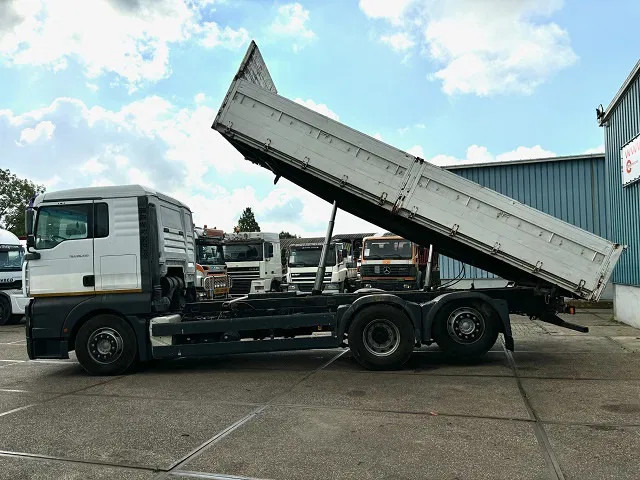MAN TGA 26.410 XL 6x2 KIPPER (6-CILINDER HEADS) (ZF16 MANUAL GEARBOX / LIFT-AXLE / HYDRAULIC KIT / AIRCONDITIONING) - מזהיר: תמונה 5 MAN TGA 26.410 XL 6x2 KIPPER (6-CILINDER HEADS) (ZF16 MANUAL GEARBOX / LIFT-AXLE / HYDRAULIC KIT / AIRCONDITIONING) - מזהיר: תמונה 5