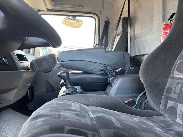 משאית קירור Mercedes-Benz Atego 816 L 4x2 ORIGINAL DUTCH COOLER TRUCK WITH CARRIER XARIOS 600D/E (MANUAL GEARBOX / AIRCONDITIONING / 2.000 KG. TAILLIFT): תמונה 6