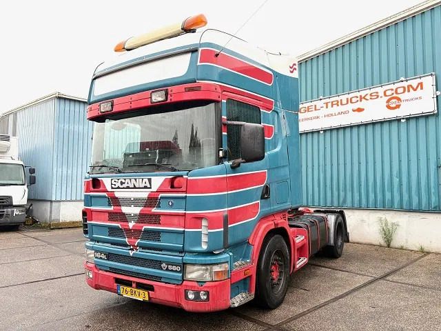 Scania R164-580 V8 TOPLINE COLLECTORS ITEM!! / APK 10-2026!! (12+2 MANUAL GEARBOX / RETARDER / AIRCONDITIONING / 2x TANK / ETC.) - יחידת טרקטור: תמונה 1 Scania R164-580 V8 TOPLINE COLLECTORS ITEM!! / APK 10-2026!! (12+2 MANUAL GEARBOX / RETARDER / AIRCONDITIONING / 2x TANK / ETC.) - יחידת טרקטור: תמונה 1