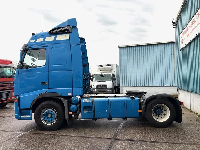 Volvo FH 400 GLOBETROTTER (VIN: 7B446149 / I-SHIFT / ADR-VLG / AIRCONDITIONING / COMPLETE SPOILERSET ON CABIN) - יחידת טרקטור: תמונה 5 Volvo FH 400 GLOBETROTTER (VIN: 7B446149 / I-SHIFT / ADR-VLG / AIRCONDITIONING / COMPLETE SPOILERSET ON CABIN) - יחידת טרקטור: תמונה 5