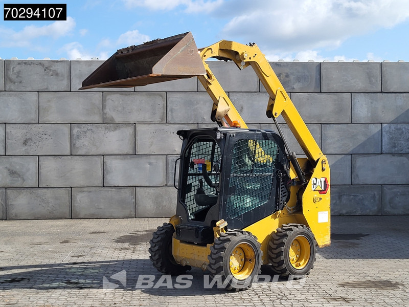 Caterpillar 226 D3 BUCKET + FORKS - מעמיס היגוי החלקה: תמונה 2 Caterpillar 226 D3 BUCKET + FORKS - מעמיס היגוי החלקה: תמונה 2