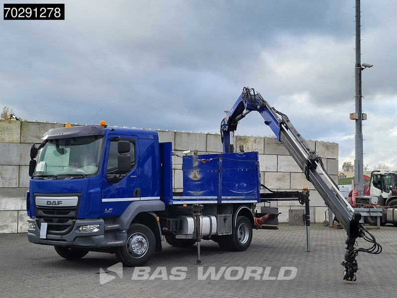 DAF LF 260 LF 4X2 Hiab 111 B-2 HIDUO Crane Kran Remote control Automatic ACC Euro 6 - משאית צד נופל/ שטוחה, משאית מנוף: תמונה 3 DAF LF 260 LF 4X2 Hiab 111 B-2 HIDUO Crane Kran Remote control Automatic ACC Euro 6 - משאית צד נופל/ שטוחה, משאית מנוף: תמונה 3