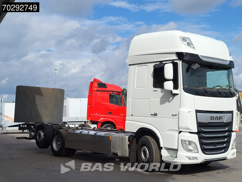 DAF XF 530 XF 6X2 2000kg Ladebordwand Lift+Steering-Axle Navi ACC Euro 6 - משאית עם שלדת תא: תמונה 3 DAF XF 530 XF 6X2 2000kg Ladebordwand Lift+Steering-Axle Navi ACC Euro 6 - משאית עם שלדת תא: תמונה 3