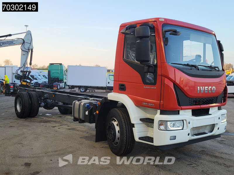 Iveco Eurocargo 180E320 4X2 NEW! 18T chassis 2017 production Euro 6 - משאית עם שלדת תא: תמונה 3 Iveco Eurocargo 180E320 4X2 NEW! 18T chassis 2017 production Euro 6 - משאית עם שלדת תא: תמונה 3