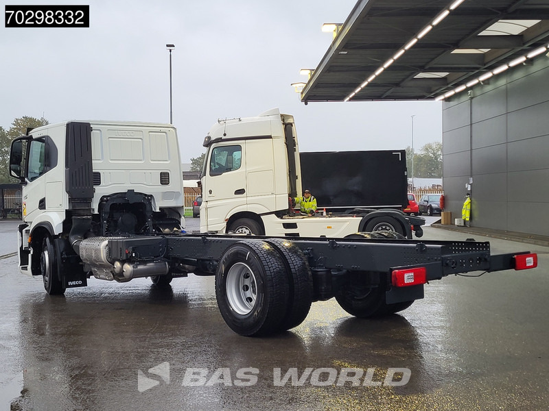 Iveco S-Way 340 4X2 NEW chassis! Automatic Navi ACC LED Euro 6 - משאית עם שלדת תא: תמונה 2 Iveco S-Way 340 4X2 NEW chassis! Automatic Navi ACC LED Euro 6 - משאית עם שלדת תא: תמונה 2