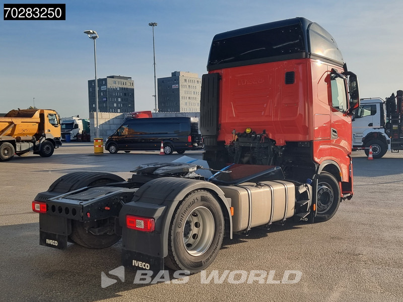 Iveco S-Way 490 4X2 DAMAGED! chassis bent 2x Tanks LED Navi Euro 6 - יחידת טרקטור: תמונה 5 Iveco S-Way 490 4X2 DAMAGED! chassis bent 2x Tanks LED Navi Euro 6 - יחידת טרקטור: תמונה 5