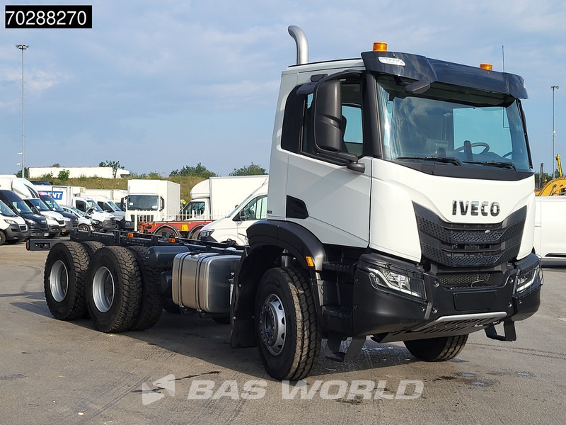 Iveco X-Way 460 6X4 NEW chassis Retarder Big-Axle Full Steel Navi Euro 6 - משאית עם שלדת תא: תמונה 3 Iveco X-Way 460 6X4 NEW chassis Retarder Big-Axle Full Steel Navi Euro 6 - משאית עם שלדת תא: תמונה 3