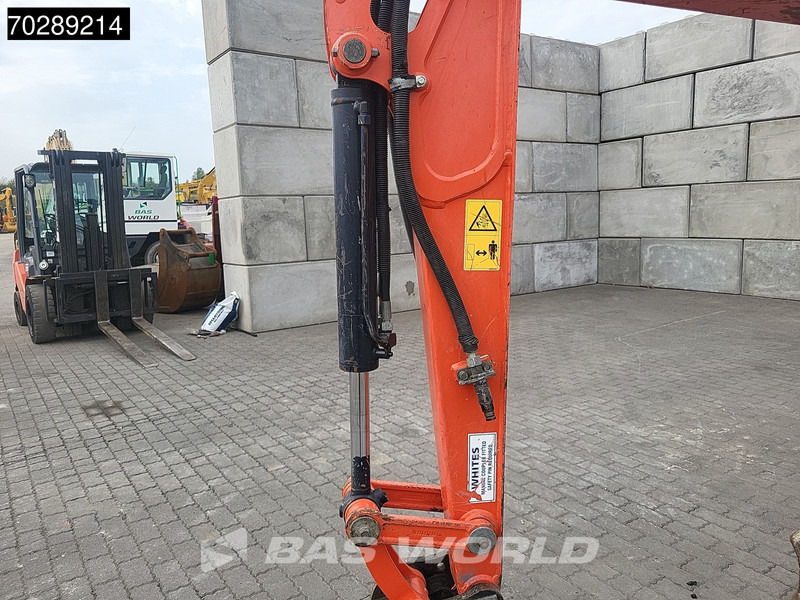 מיני מחפר Kubota KX027-4: תמונה 14