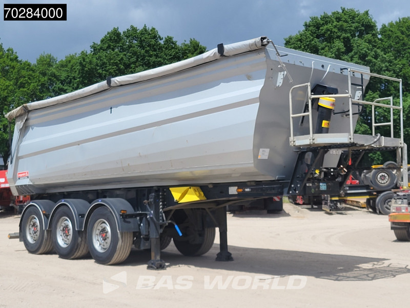 Langendorf NW3 3 axles Steel Tipper Liftachse - סמיטריילר עם מזהיר: תמונה 5 Langendorf NW3 3 axles Steel Tipper Liftachse - סמיטריילר עם מזהיר: תמונה 5