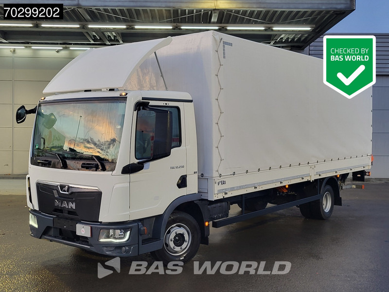 MAN TGL 12.250 4X2 Low Mileage! 12 Tons Automatic 1500kg Ladebordwand Euro 6 - משאית וילונות צד: תמונה 1 MAN TGL 12.250 4X2 Low Mileage! 12 Tons Automatic 1500kg Ladebordwand Euro 6 - משאית וילונות צד: תמונה 1