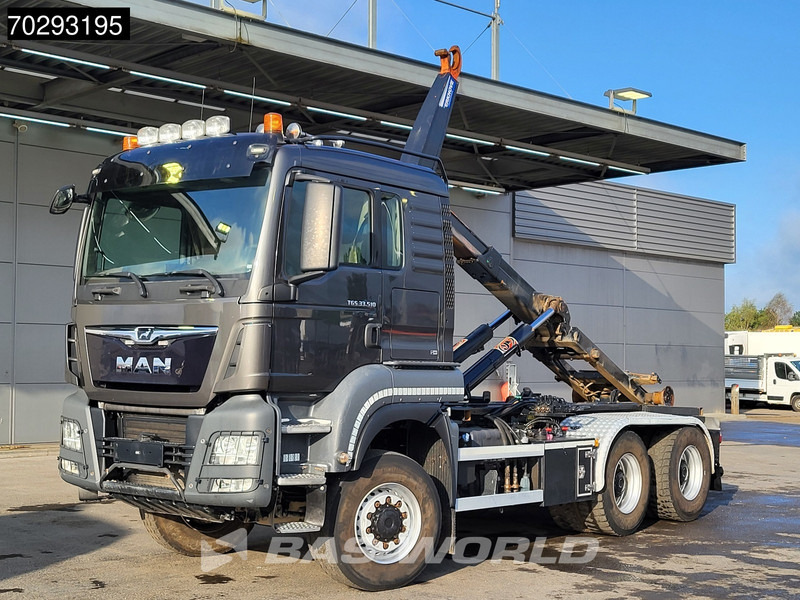 MAN TGS 33.510 TGS 6X6 20t AJK hooklift with 5th wheel Wechselsystem Retarder Automatic Euro 6 - משאית הרמת וו: תמונה 5 MAN TGS 33.510 TGS 6X6 20t AJK hooklift with 5th wheel Wechselsystem Retarder Automatic Euro 6 - משאית הרמת וו: תמונה 5