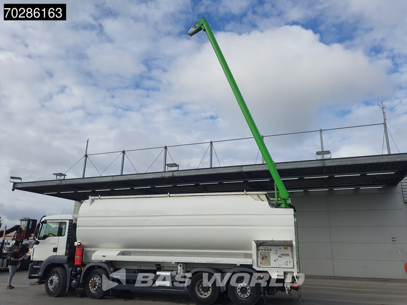 MAN TGS 35.440 8X4 Hydrodrive 6 Compartments Lift+Steering Axle Euro 6 - משאית מכל: תמונה 2 MAN TGS 35.440 8X4 Hydrodrive 6 Compartments Lift+Steering Axle Euro 6 - משאית מכל: תמונה 2